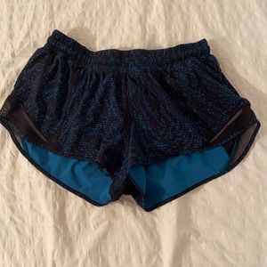 Lululemon hotty hot low rise 2.5 Inseam short